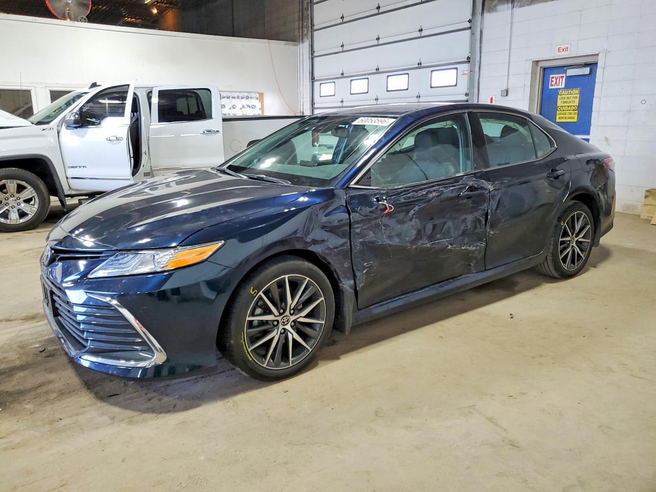 2021 TOYOTA CAMRY XLE