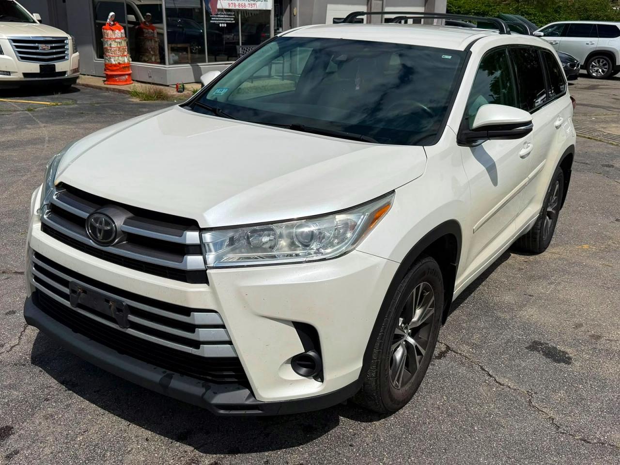 2017 TOYOTA HIGHLANDER LE