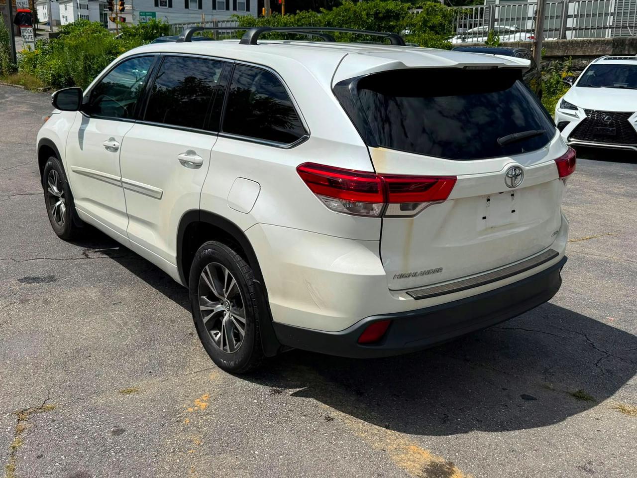 2017 TOYOTA HIGHLANDER LE — снимка 2