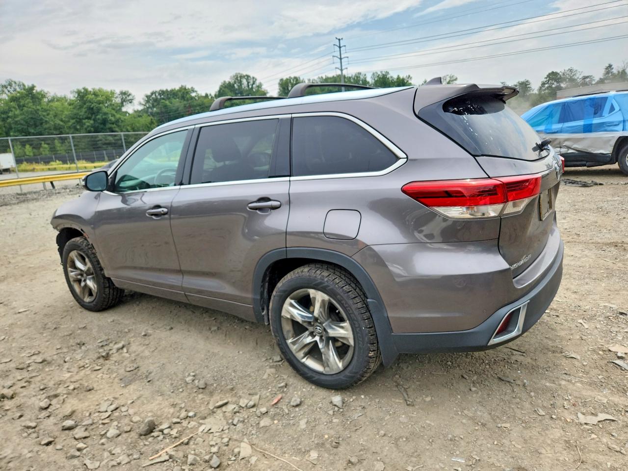 2018 TOYOTA HIGHLANDER LIMITED PLATINUM — снимка 2
