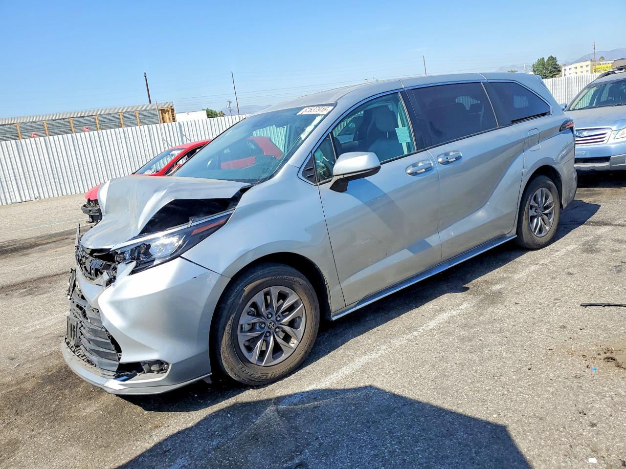 2024 TOYOTA SIENNA LE