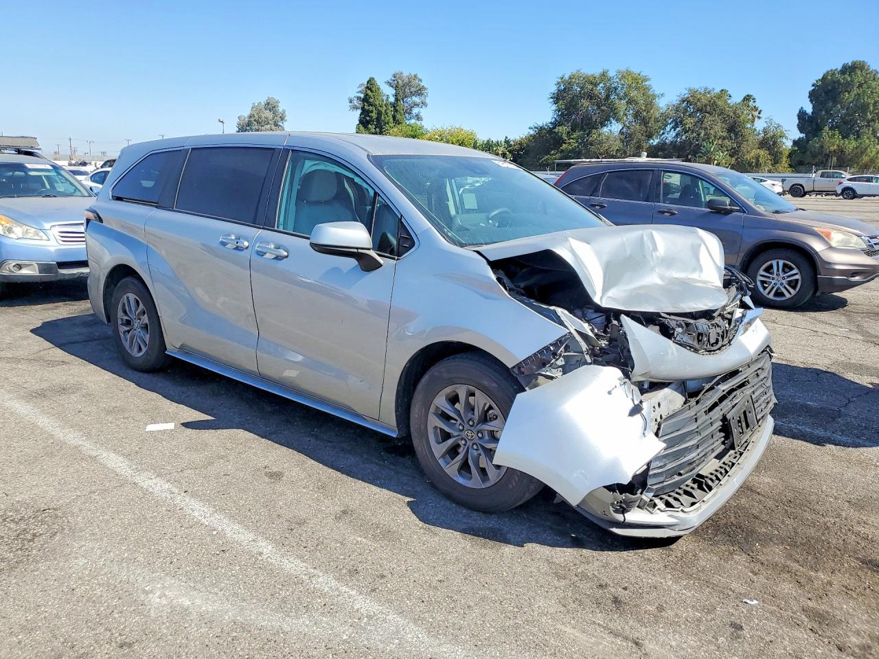 2024 TOYOTA SIENNA LE — снимка 4