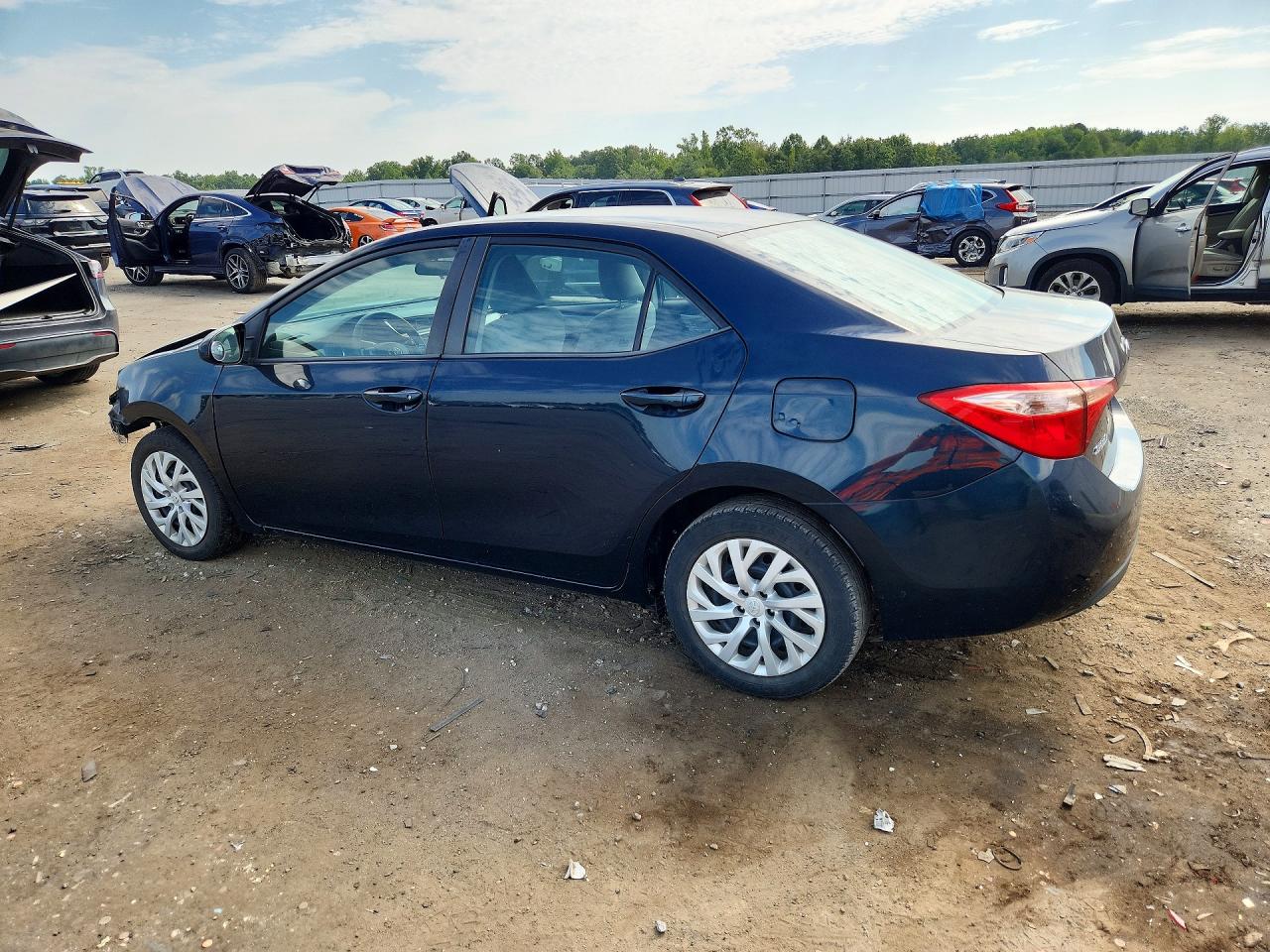 2017 TOYOTA COROLLA LE — снимка 2