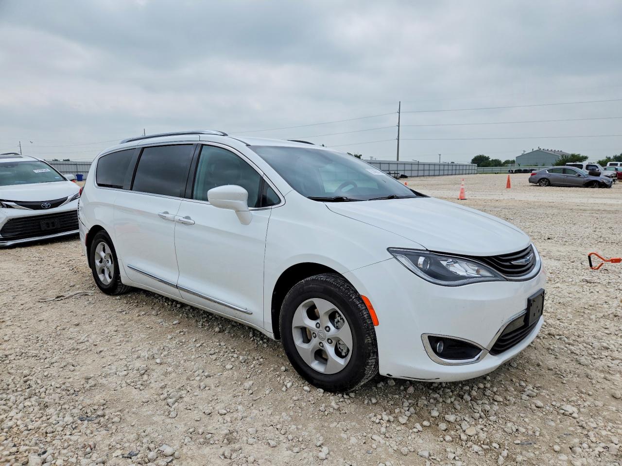 2018 CHRYSLER PACIFICA HYBRID TOURING L — снимка 4