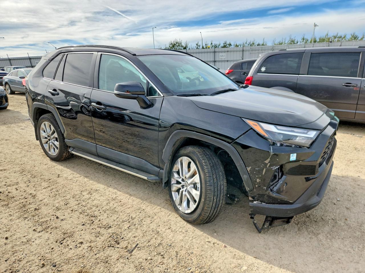 2025 TOYOTA RAV4 XLE — снимка 4
