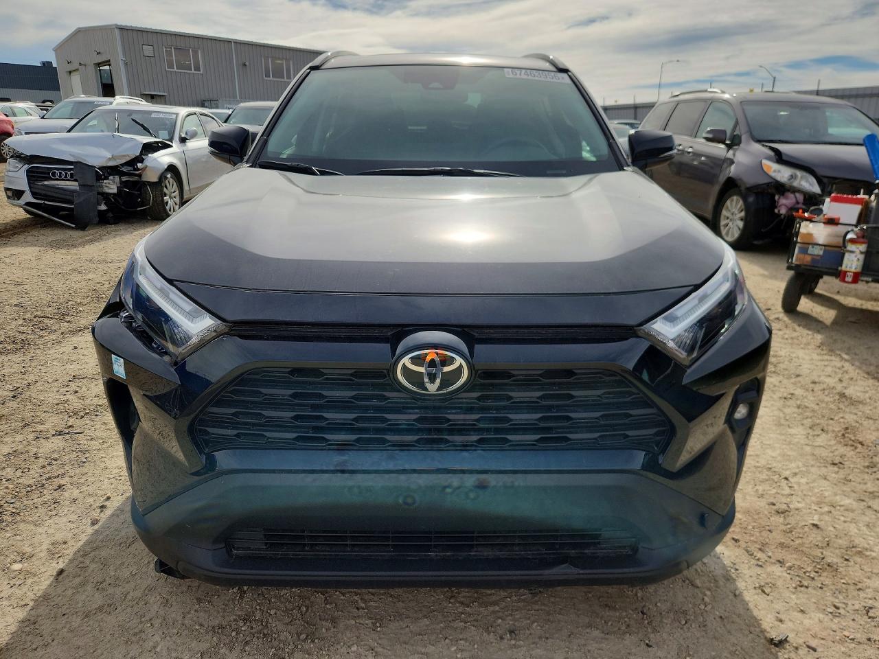 2025 TOYOTA RAV4 XLE — снимка 5