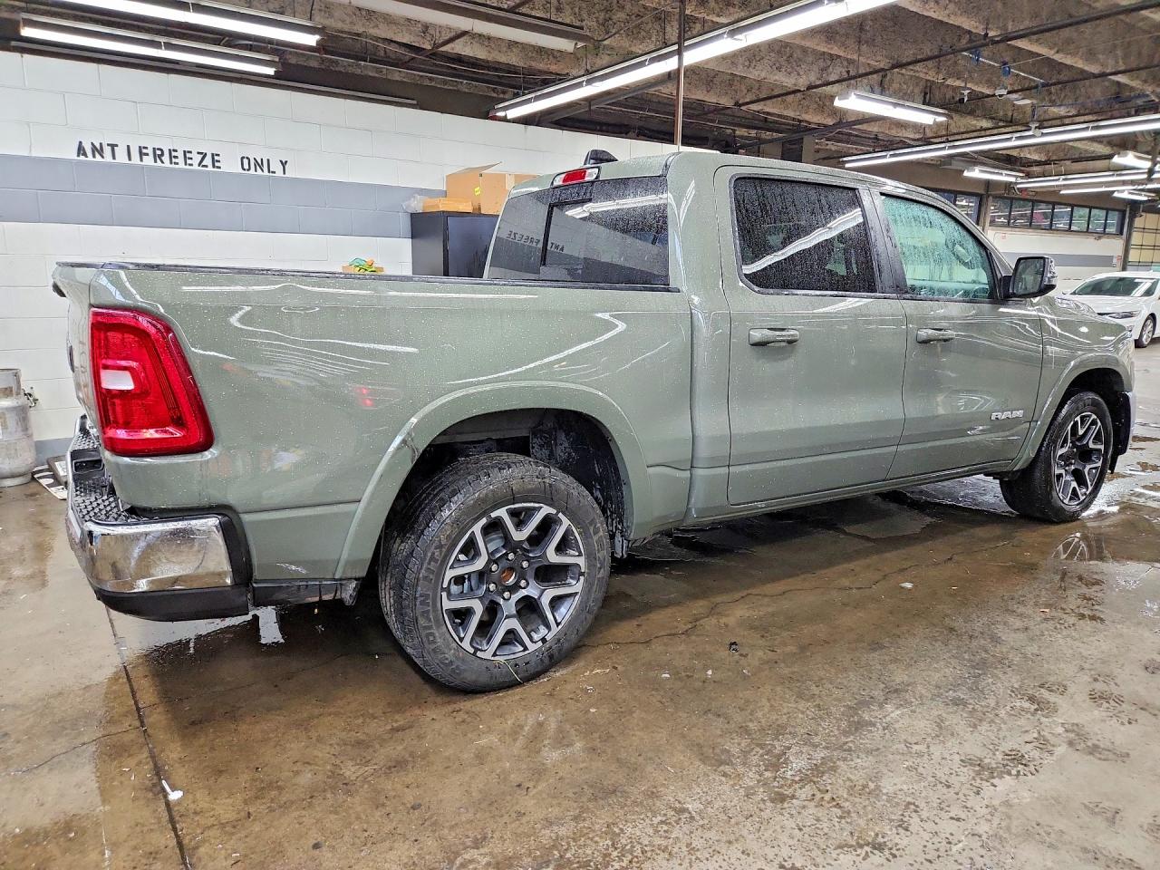 2026 RAM 1500 LARAMIE — photo 3