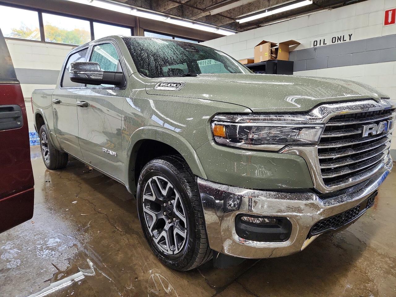 2026 RAM 1500 LARAMIE — photo 4