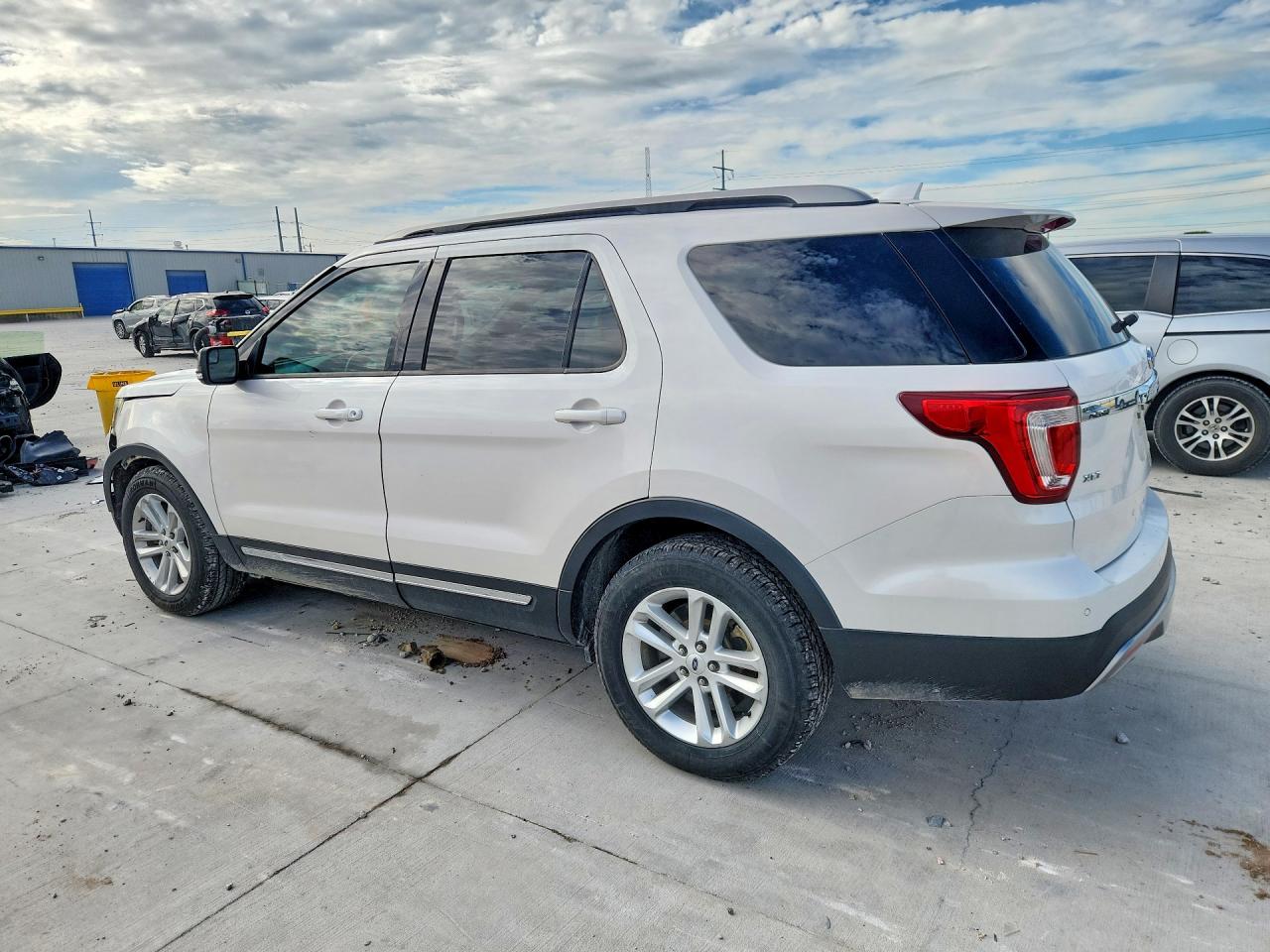 2016 FORD EXPLORER XLT — снимка 2