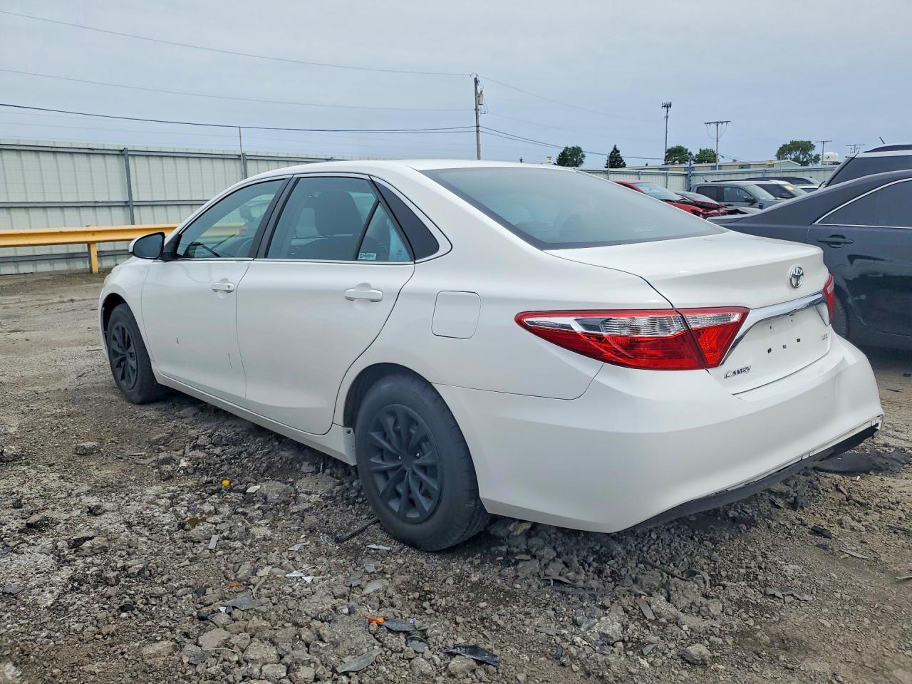 2016 TOYOTA CAMRY LE — снимка 2