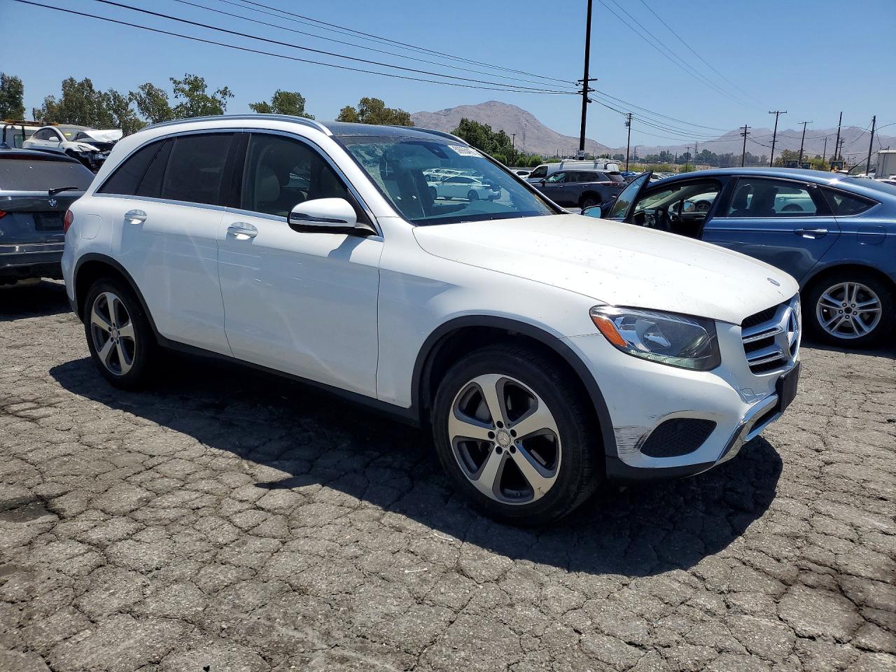 2017 MERCEDES-BENZ GLC 300 — снимка 4