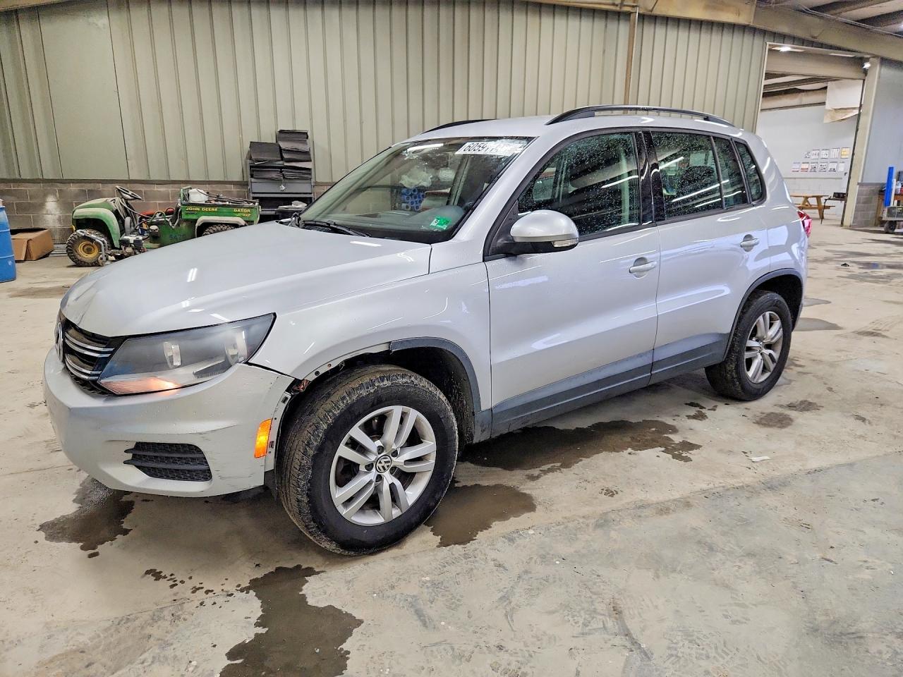 2016 VOLKSWAGEN TIGUAN S