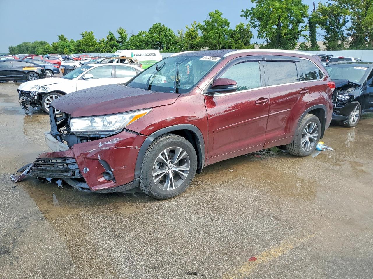 2018 TOYOTA HIGHLANDER LE