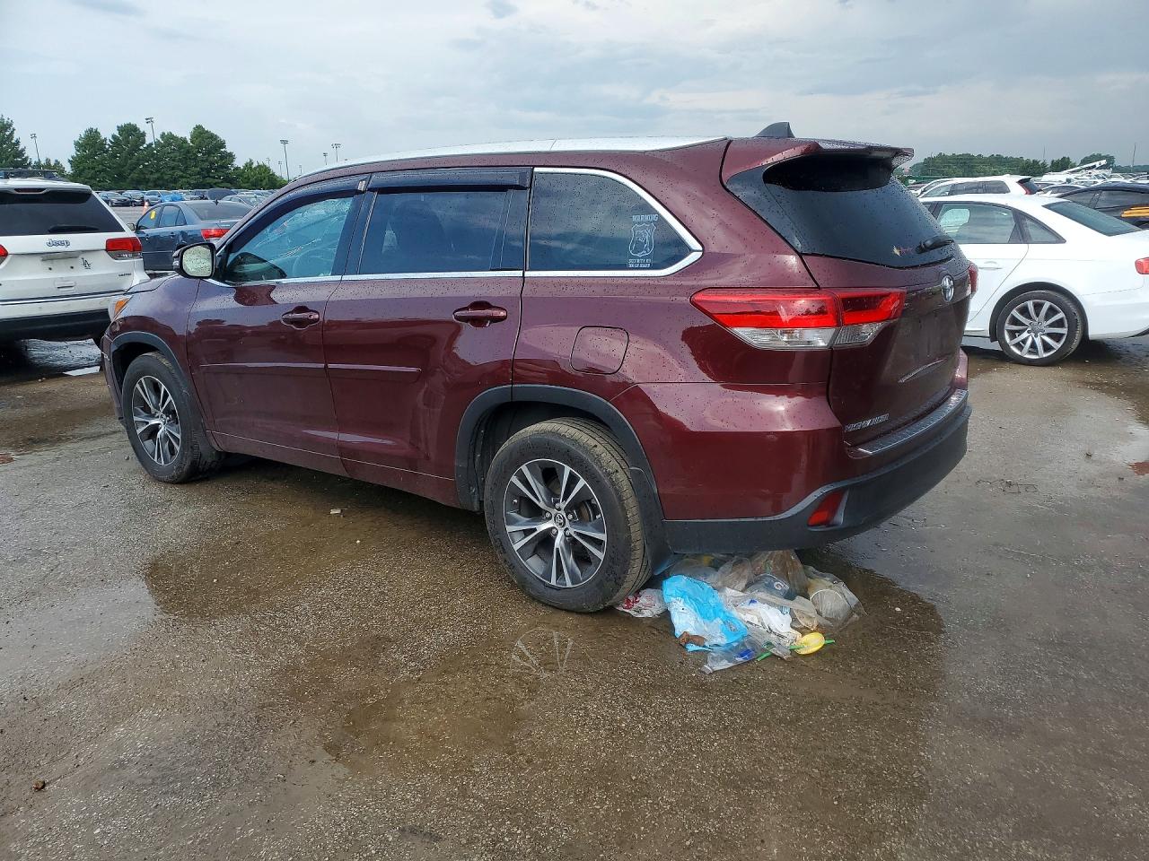 2018 TOYOTA HIGHLANDER LE — снимка 2