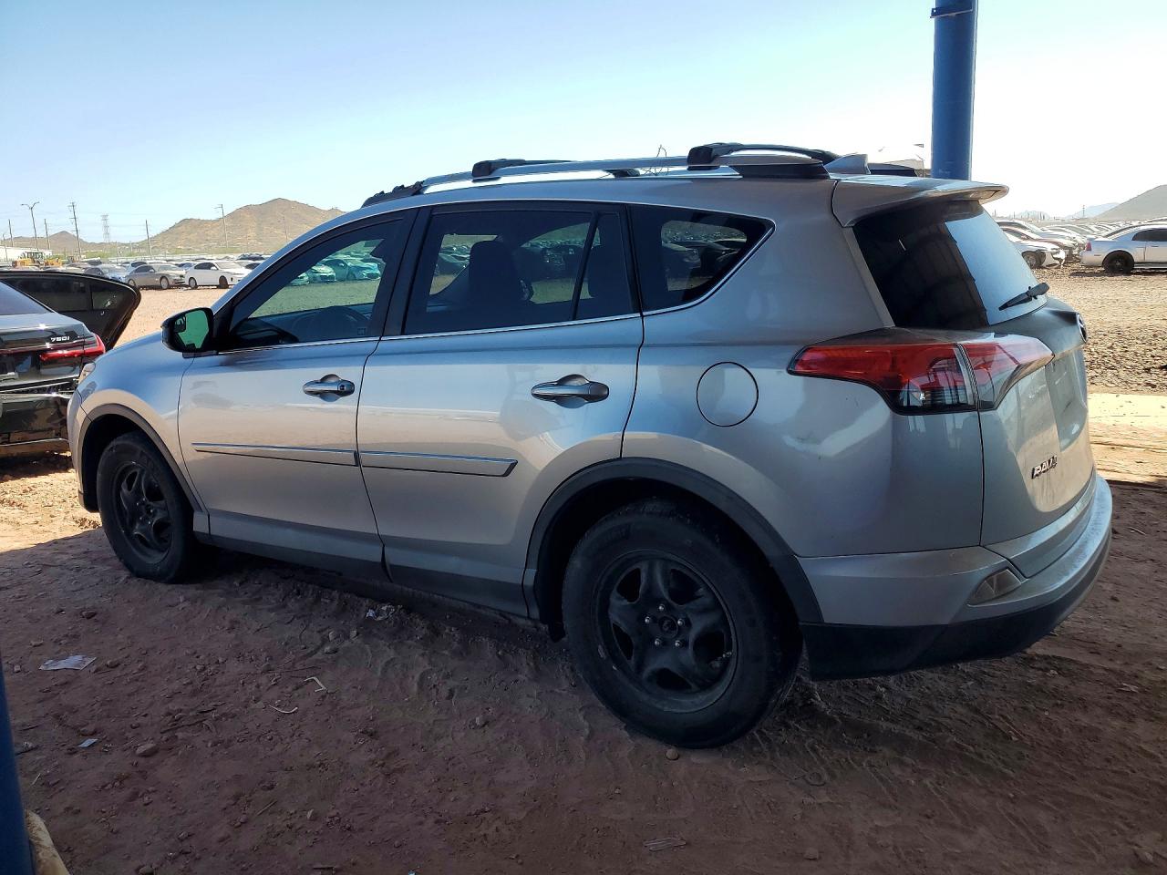 2017 TOYOTA RAV4 LE — снимка 2