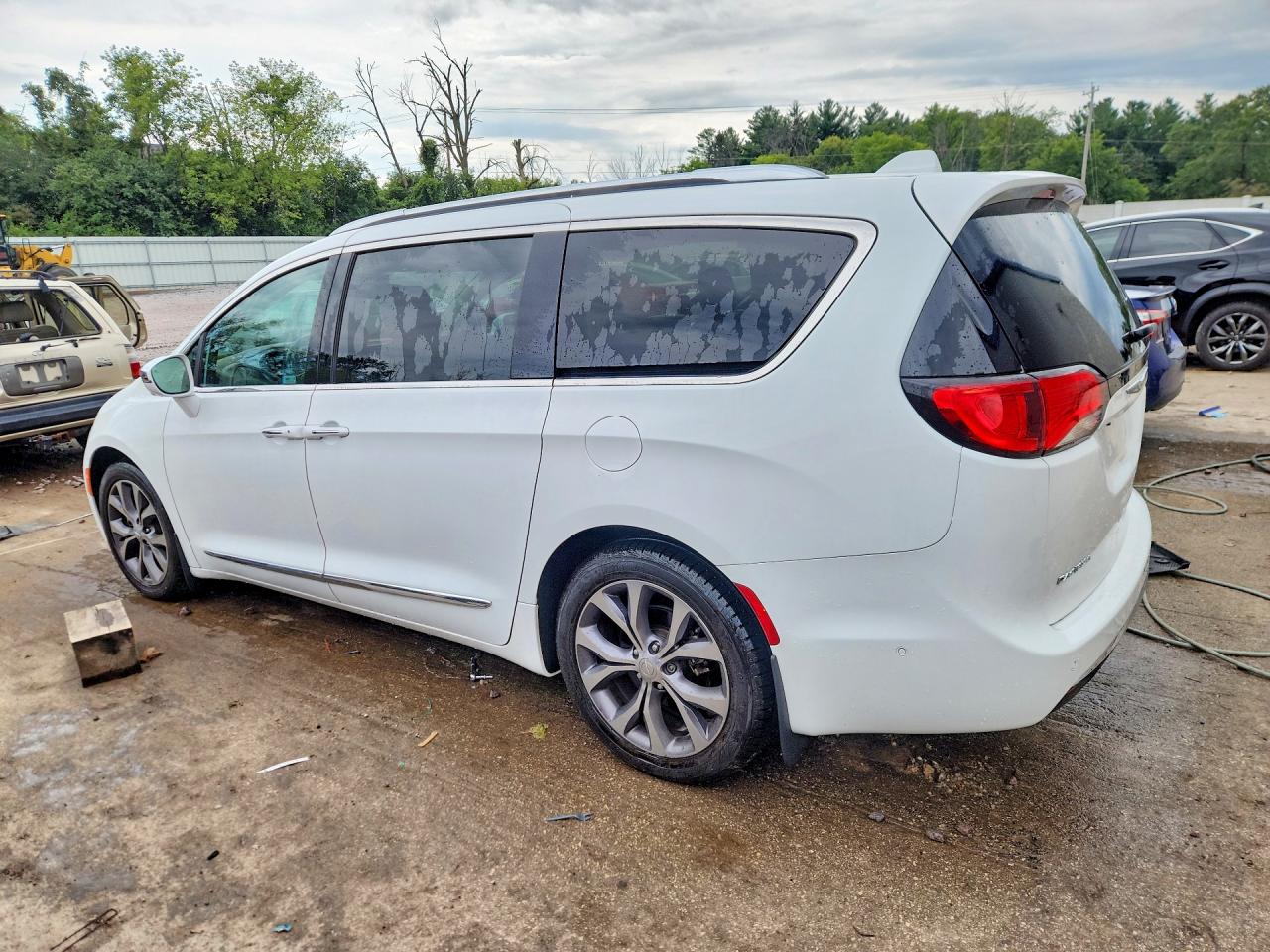 2017 CHRYSLER PACIFICA LIMITED — снимка 2