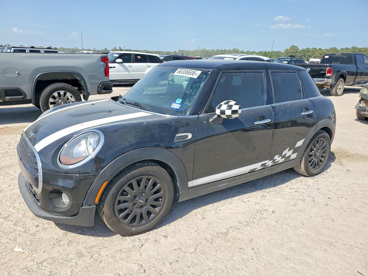 2017 MINI COOPER