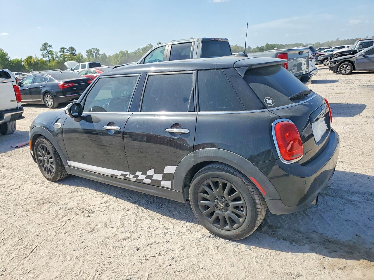 2017 MINI COOPER — снимка 2