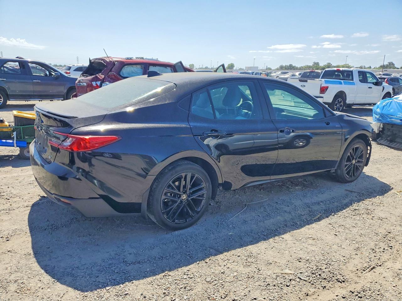 2026 TOYOTA CAMRY SE — снимка 3