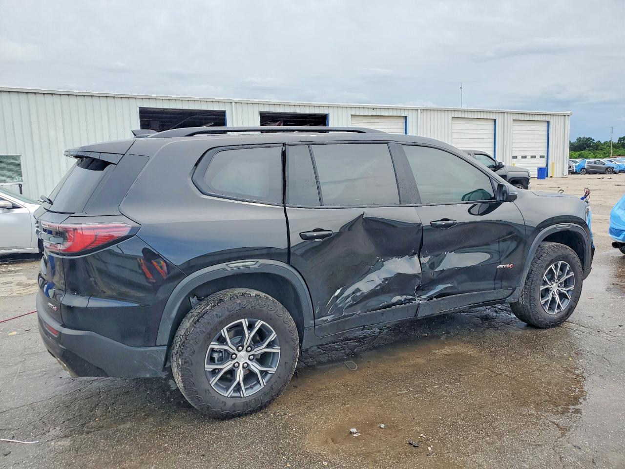 2026 GMC ACADIA AT4 — снимка 3