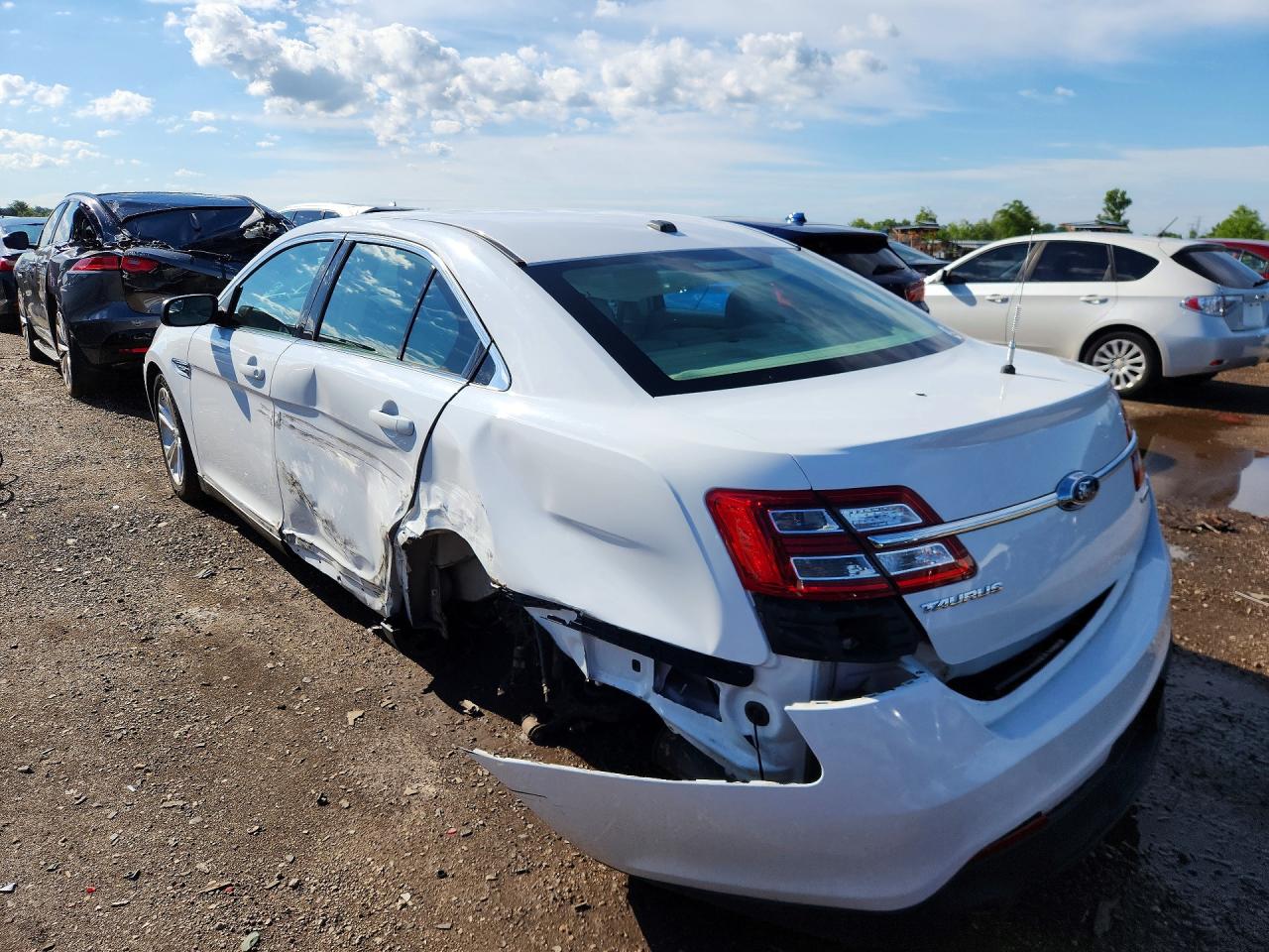 2015 FORD TAURUS SE — снимка 2