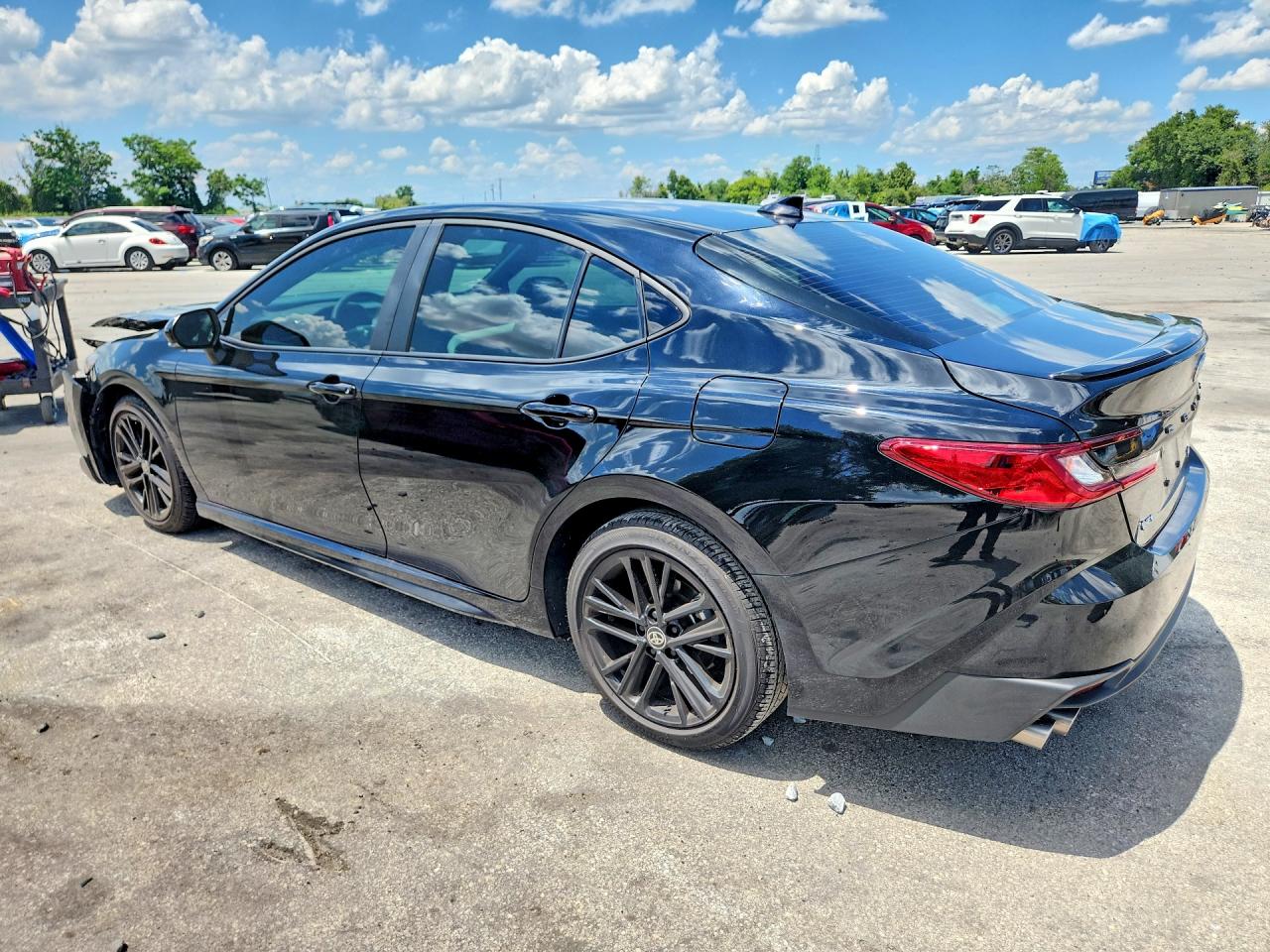 2026 TOYOTA CAMRY SE — снимка 2