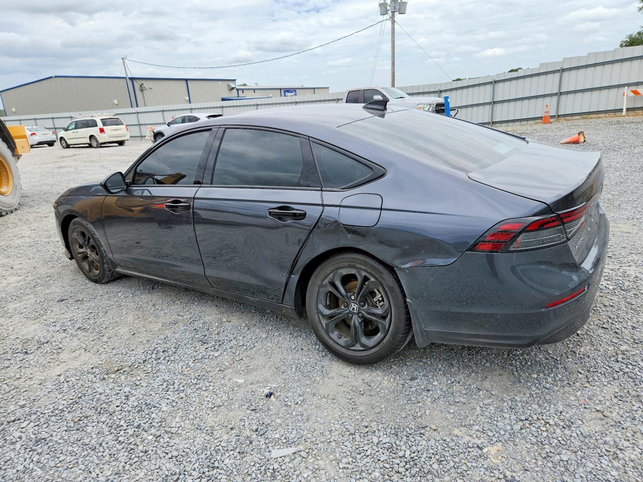 2025 HONDA ACCORD SE — photo 2