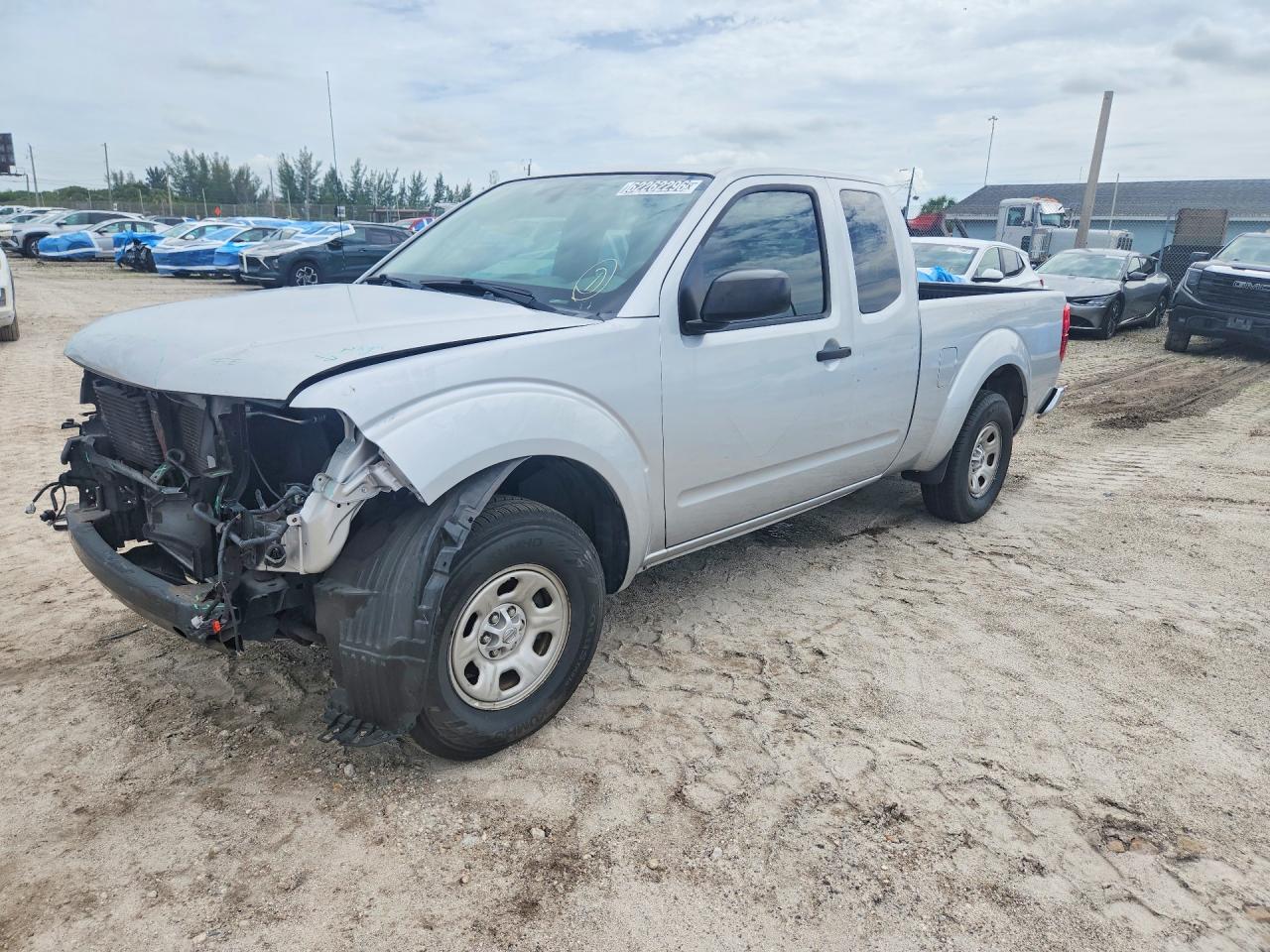 2015 NISSAN FRONTIER S