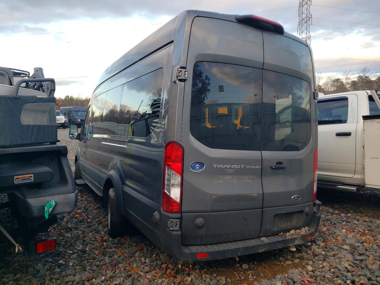 2024 FORD TRANSIT 350 WAGON — снимка 2
