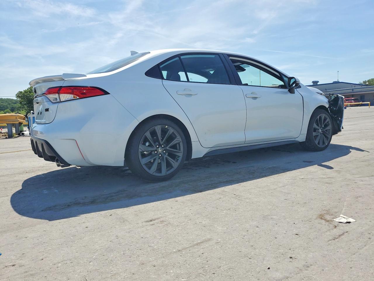 2026 TOYOTA COROLLA SE — снимка 3