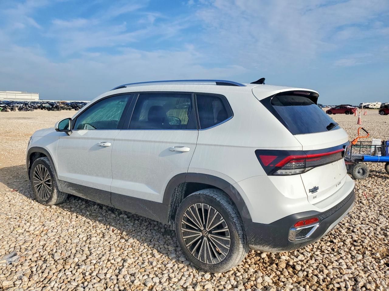 2025 VOLKSWAGEN TAOS SE — снимка 2