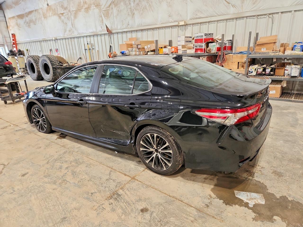 2019 TOYOTA CAMRY SE — снимка 2
