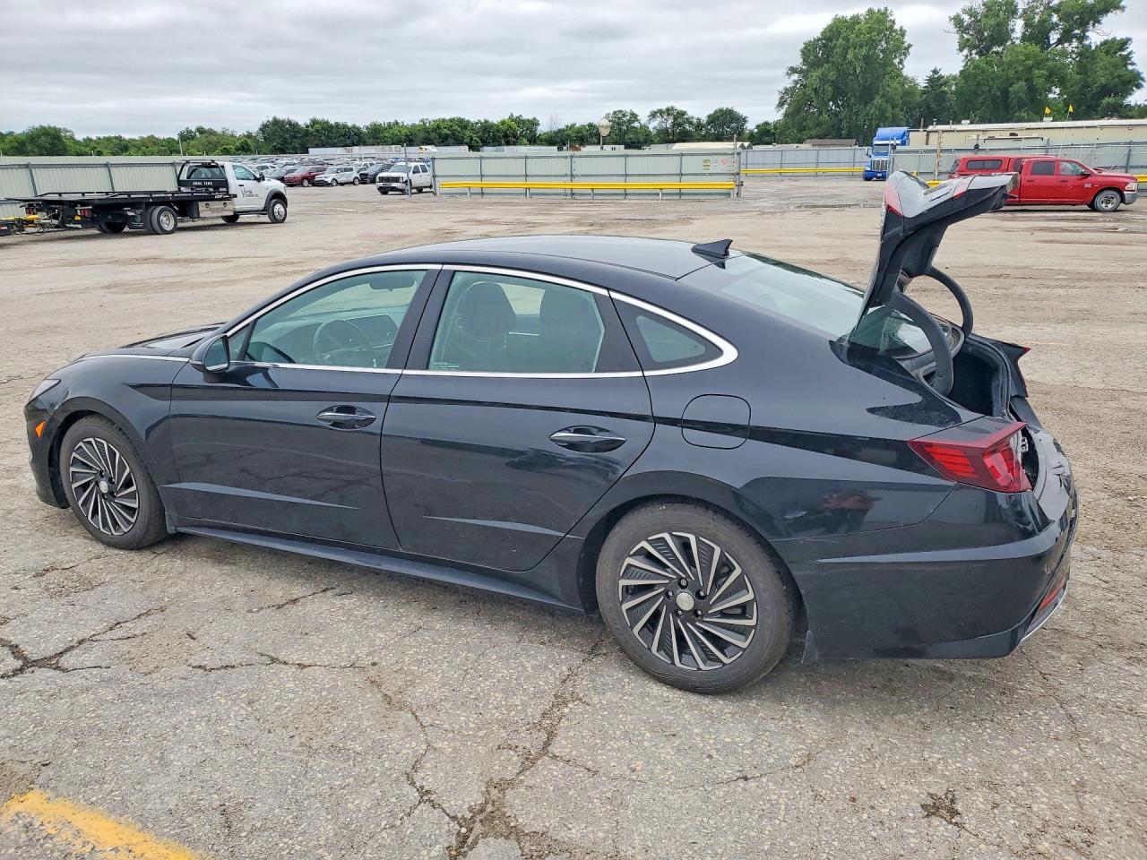 2022 HYUNDAI SONATA HYBRID SEL — снимка 2