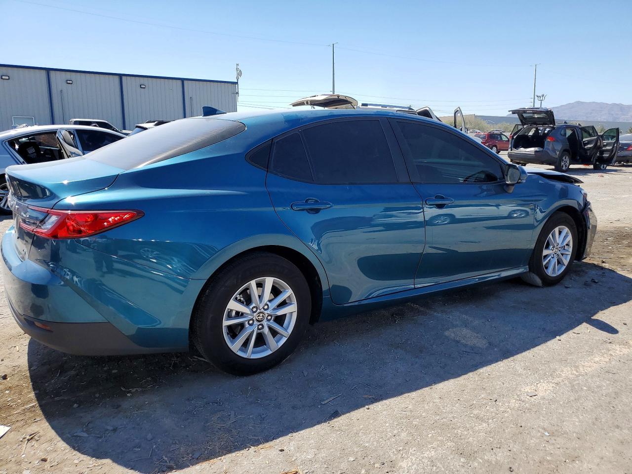 2026 TOYOTA CAMRY LE — снимка 3
