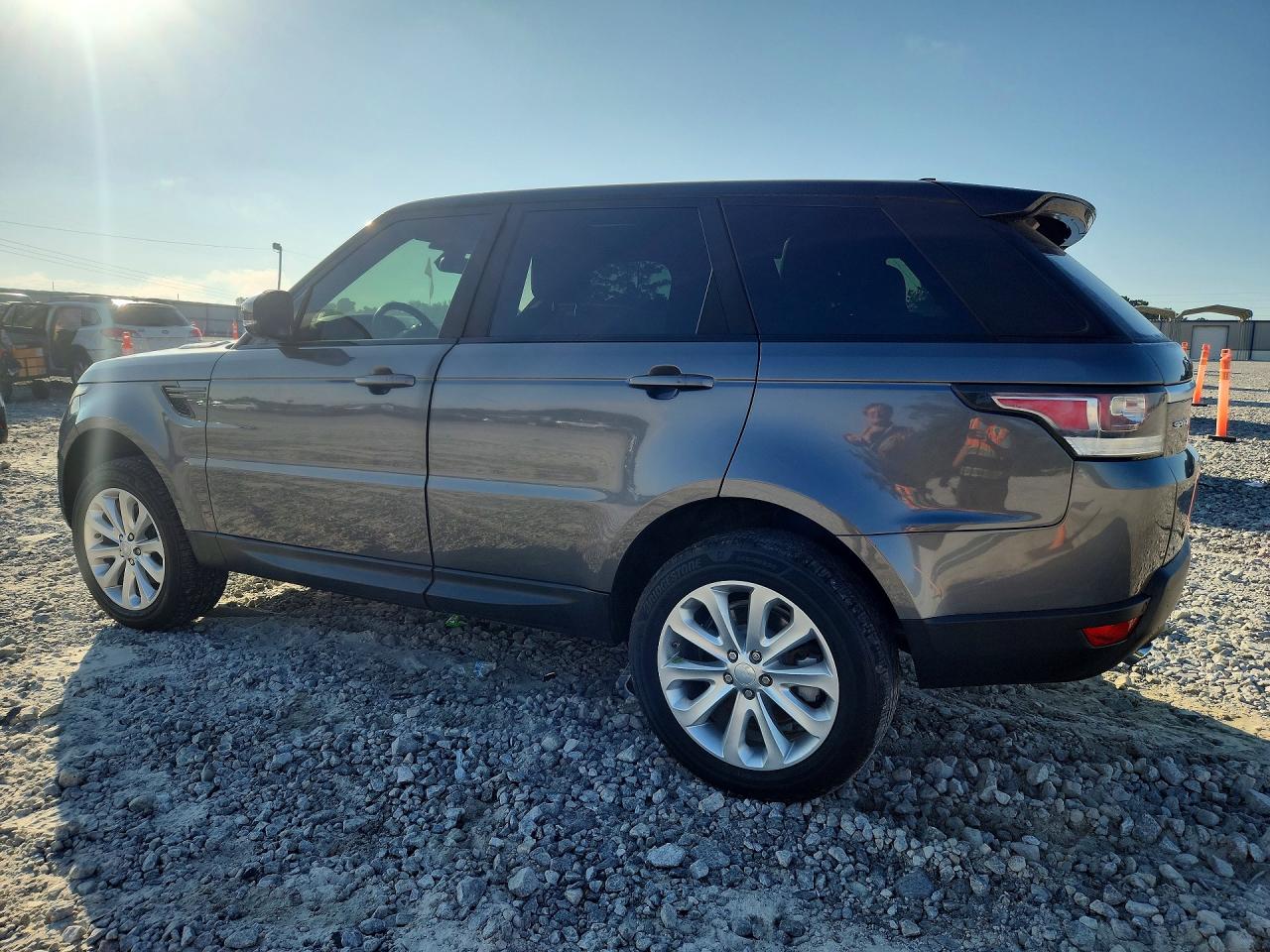 2016 LAND ROVER RANGE ROVER SPORT SE — снимка 2