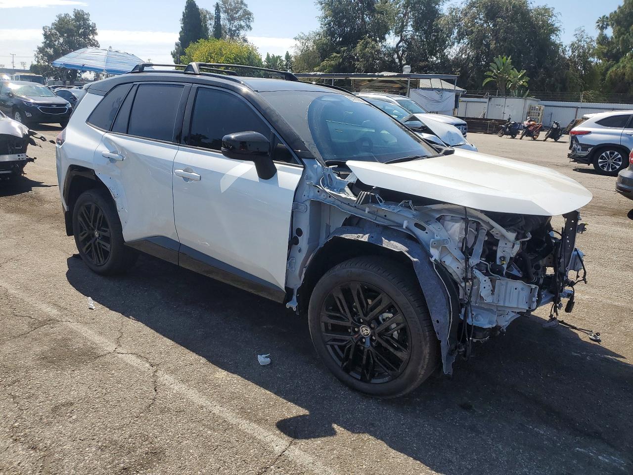 2026 TOYOTA RAV4 XSE — снимка 4