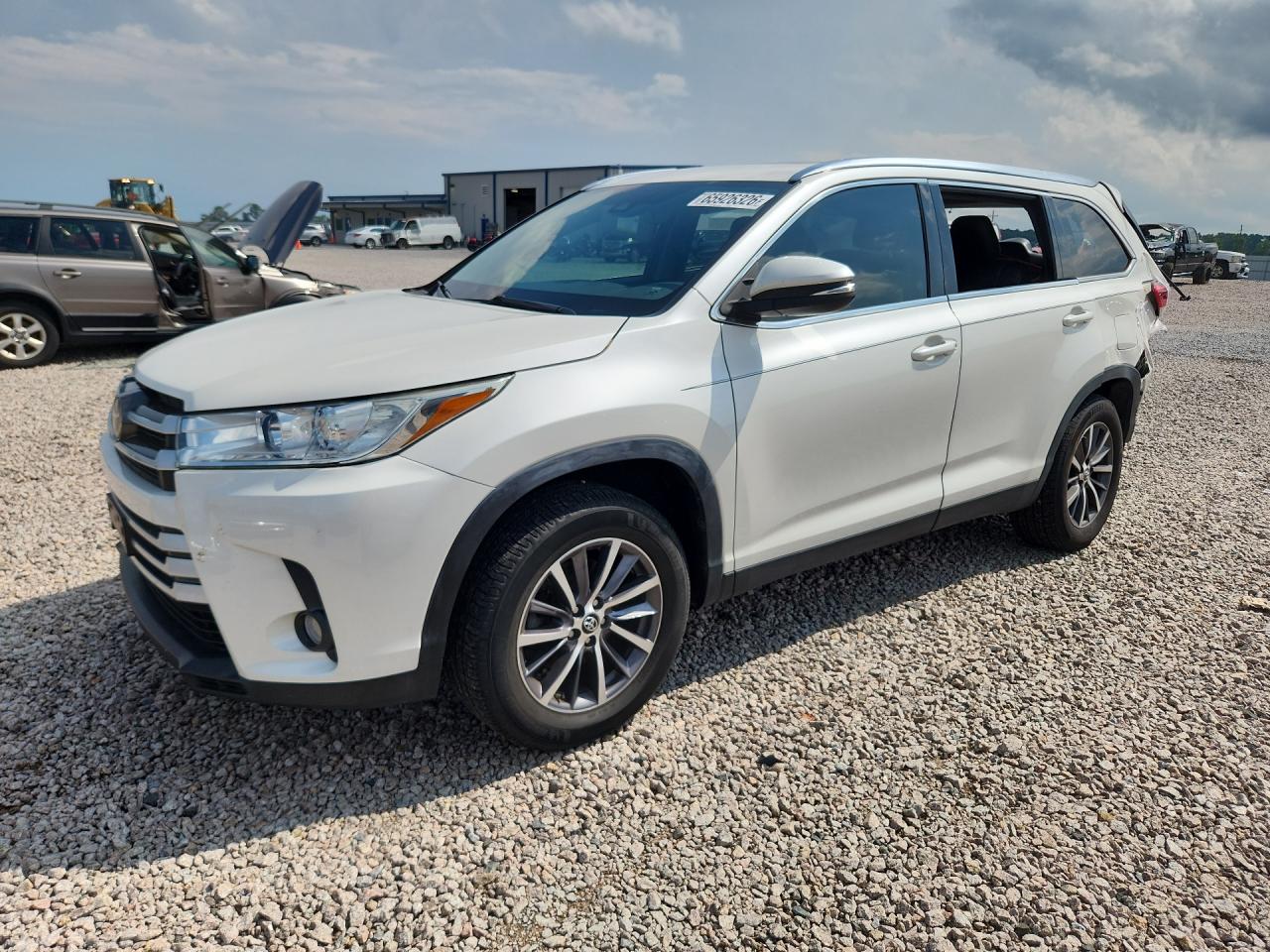 2019 TOYOTA HIGHLANDER XLE
