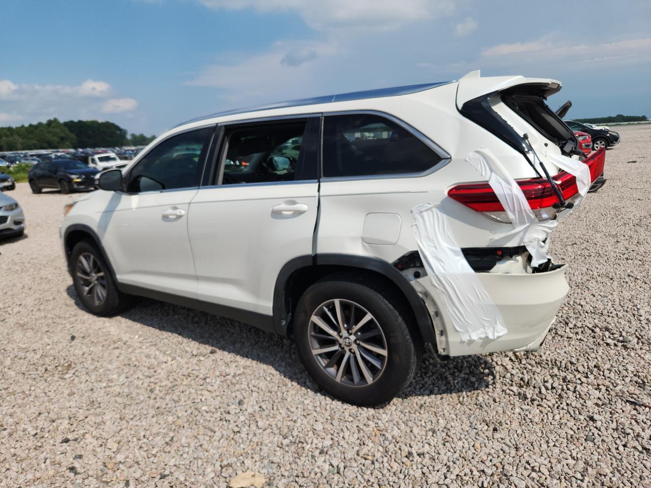 2019 TOYOTA HIGHLANDER XLE — снимка 2