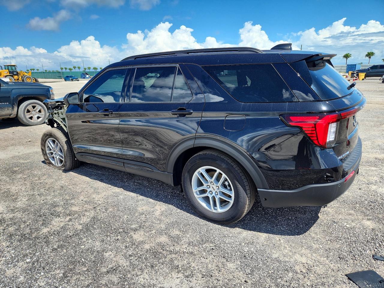 2026 FORD EXPLORER ACTIVE — photo 2