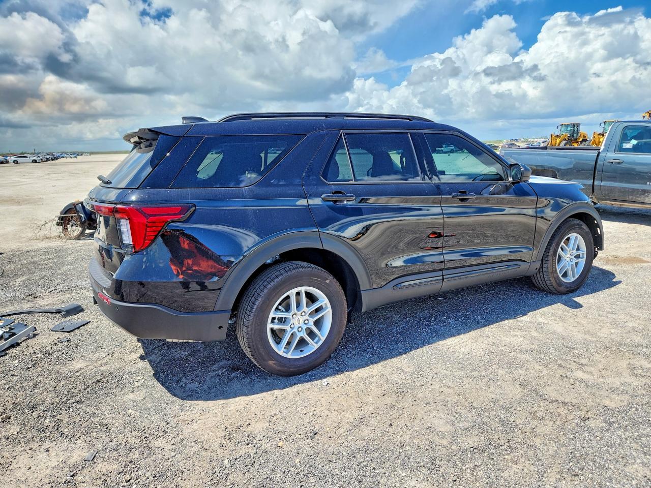 2026 FORD EXPLORER ACTIVE — photo 3