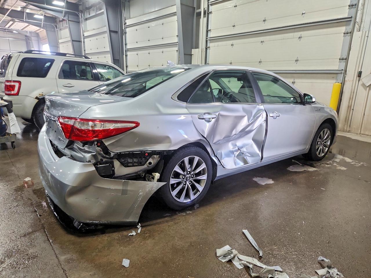 2017 TOYOTA CAMRY HYBRID XLE — снимка 3