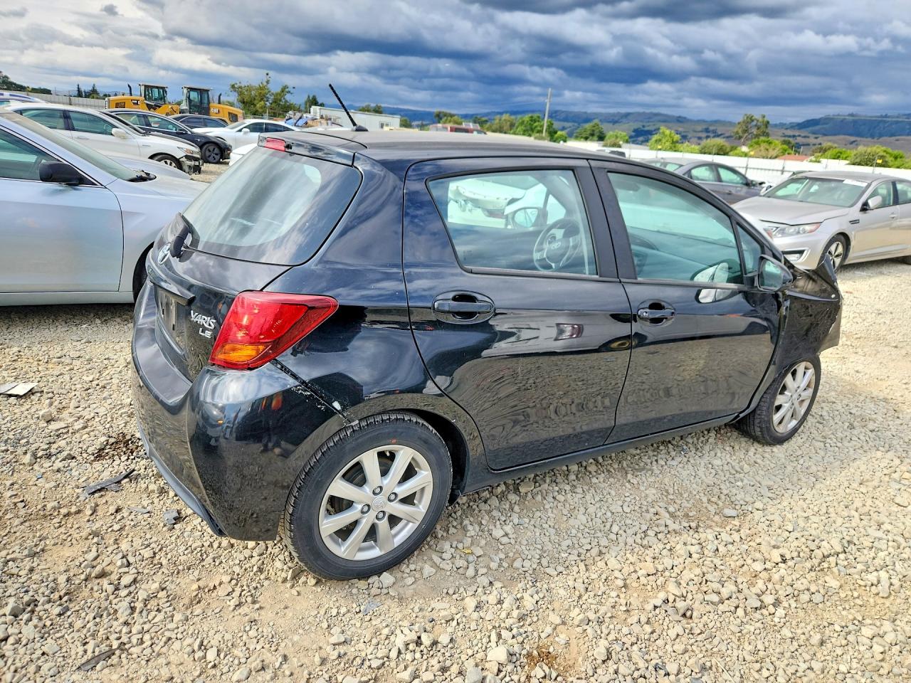 2017 TOYOTA YARIS 5-DOOR LE — снимка 3