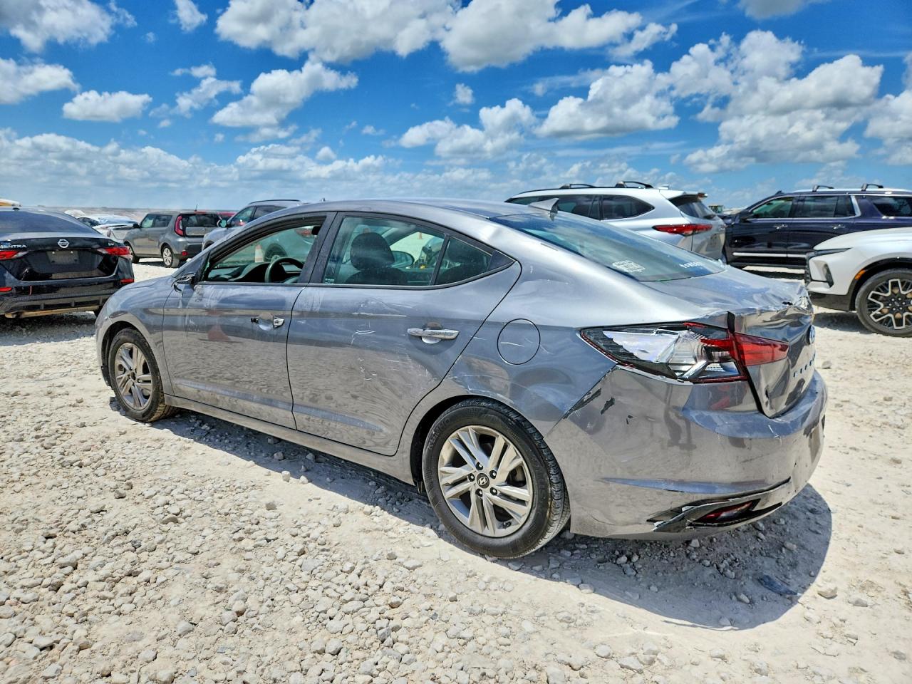 2019 HYUNDAI ELANTRA SEL — снимка 2