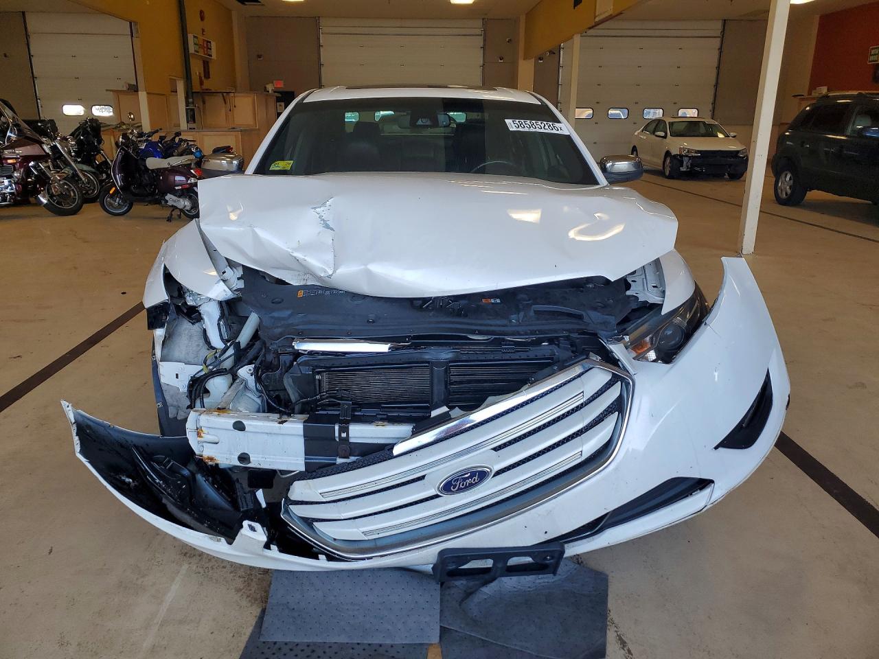 2019 FORD TAURUS LIMITED — снимка 5