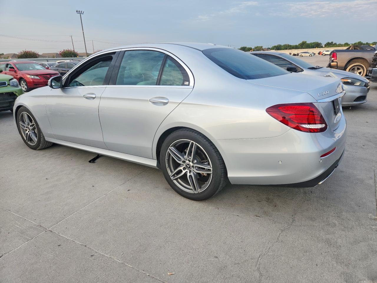 2017 MERCEDES-BENZ E 300 — снимка 2