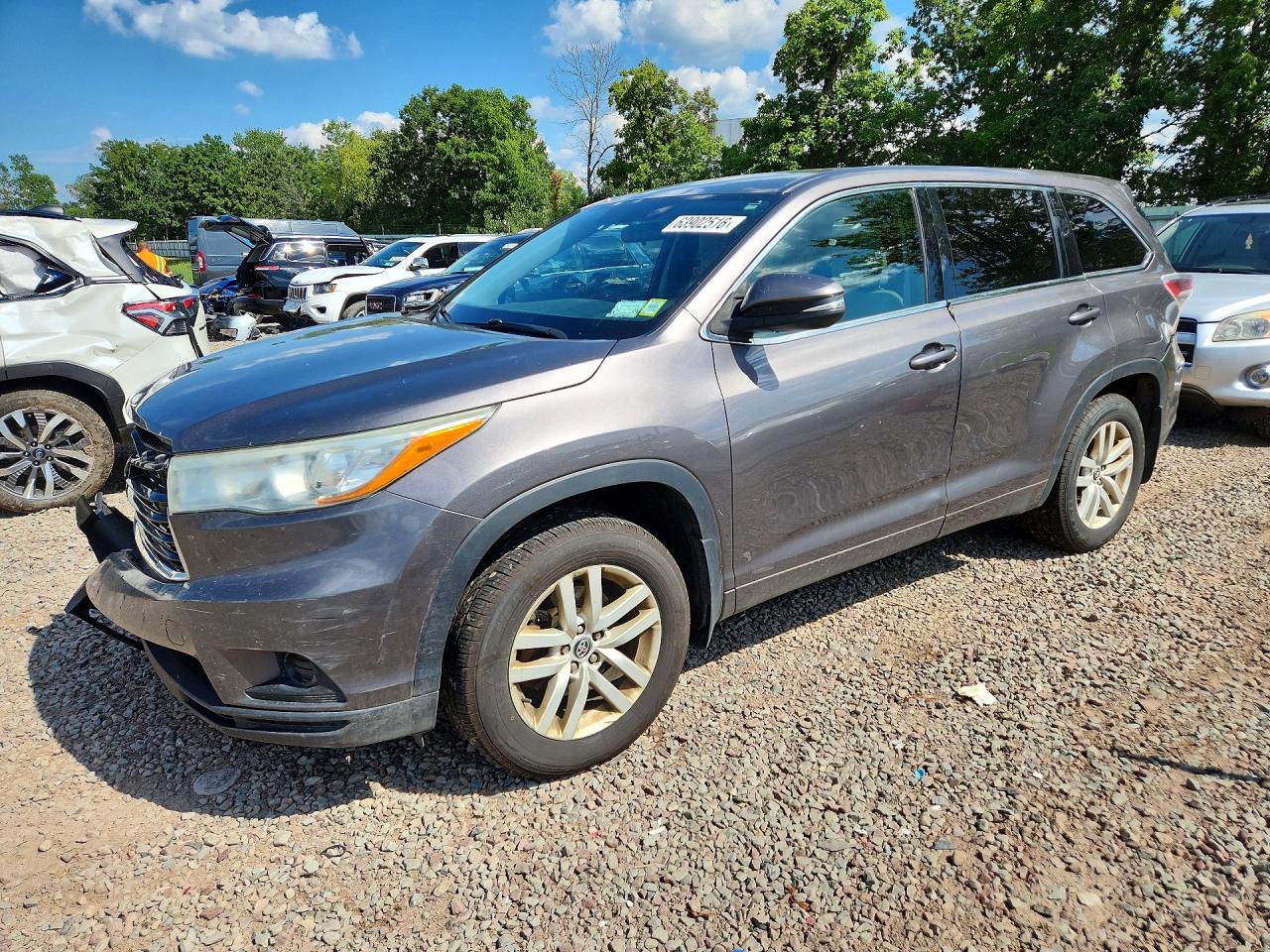 2016 TOYOTA HIGHLANDER LE