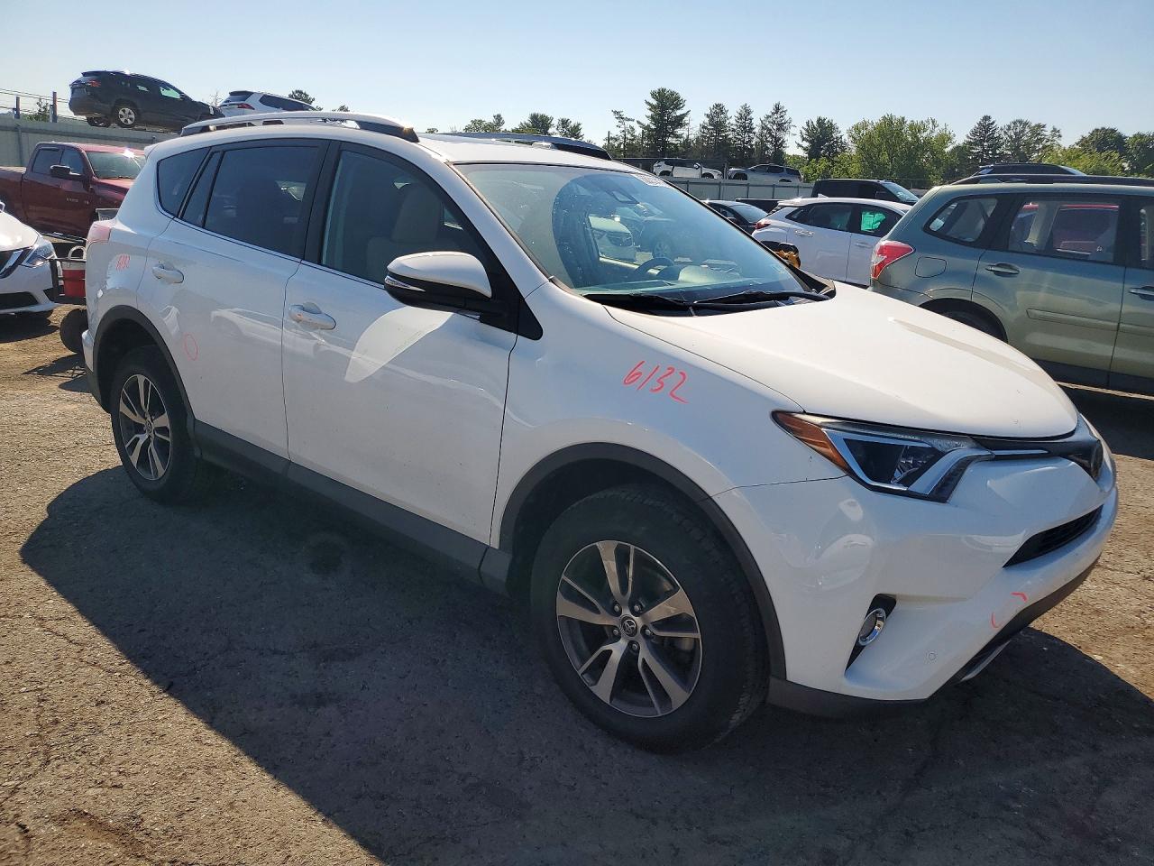 2017 TOYOTA RAV4 XLE — снимка 4