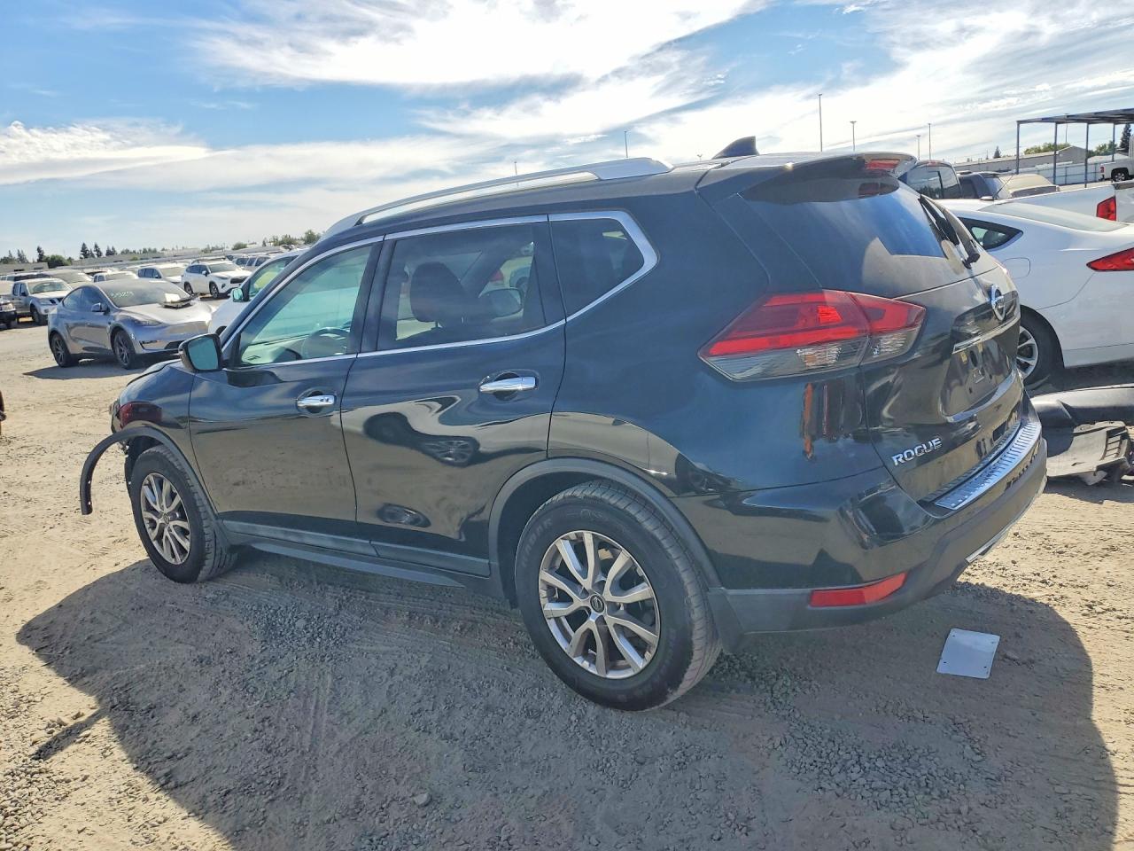 2017 NISSAN ROGUE SV — снимка 2