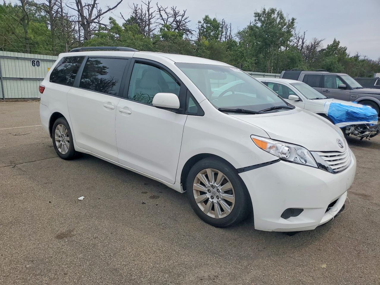 2015 TOYOTA SIENNA LE — снимка 4