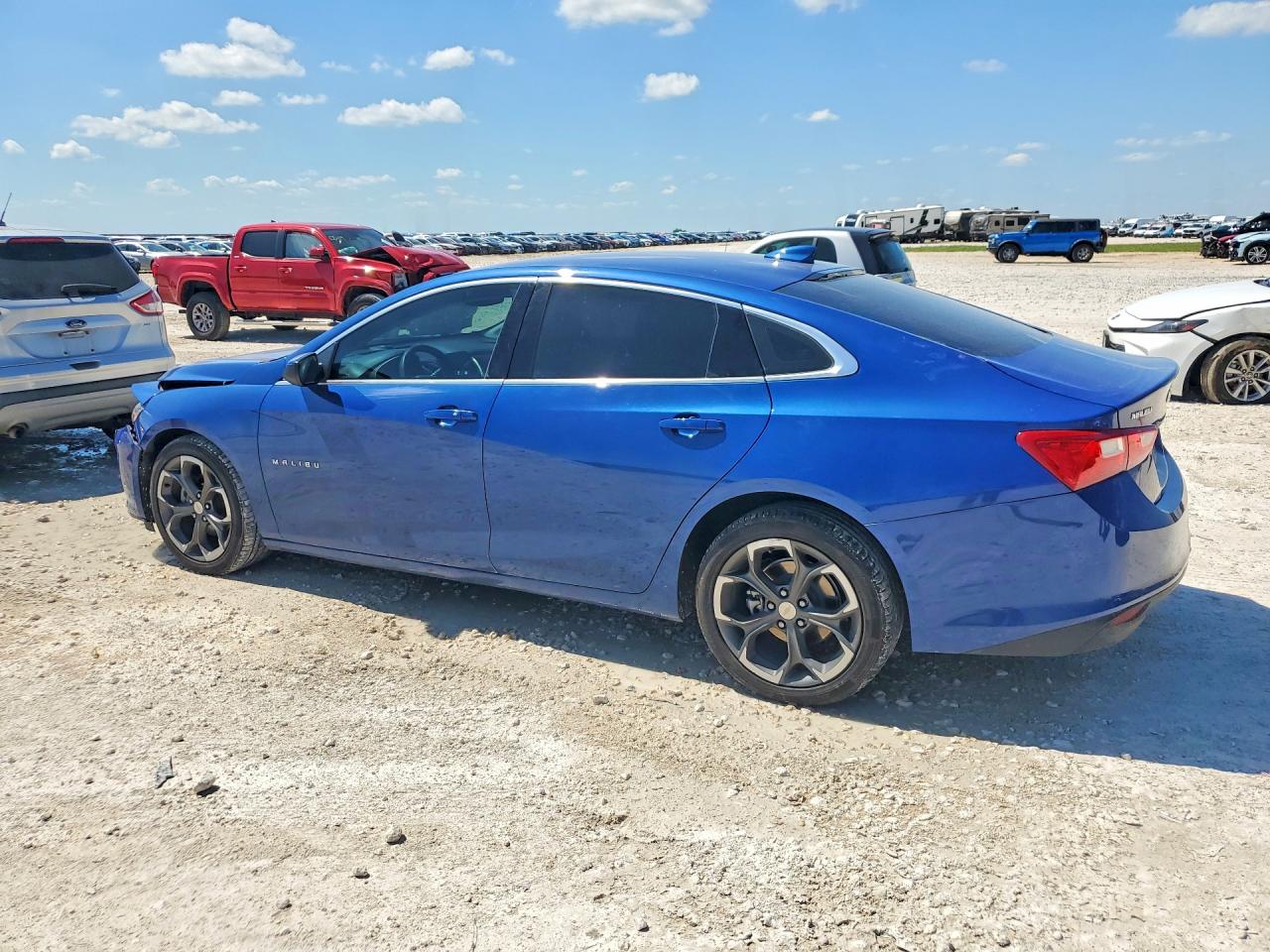 2023 CHEVROLET MALIBU LT — снимка 2